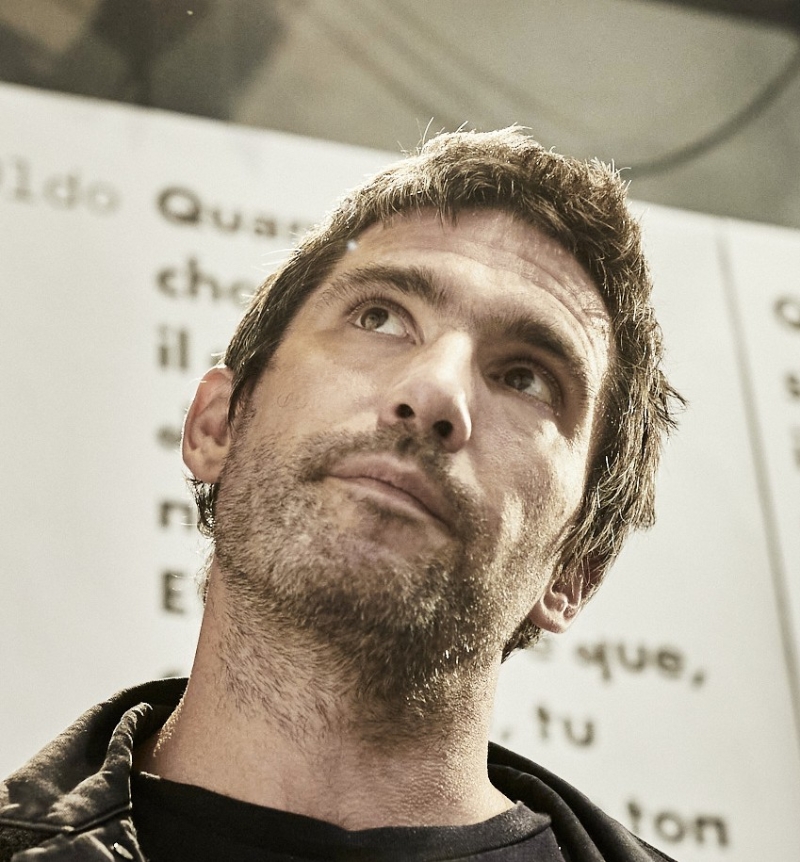 Portrait de l'artiste Jonathan Salmon